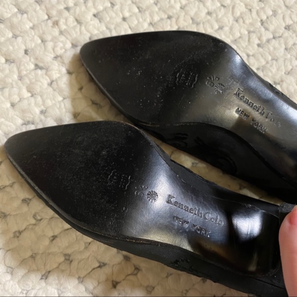 KENNETH COLE Black Embroidered Kitten Heels 6.5 1/2 - Picture 8 of 8